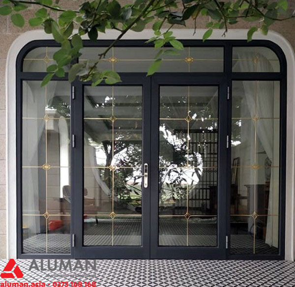 Cửa đi mở quay 2 cánh nhôm Aluman kết hợp vách kính cố định