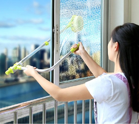 Vệ sinh cửa nhôm kính thường xuyên, đúng cách
